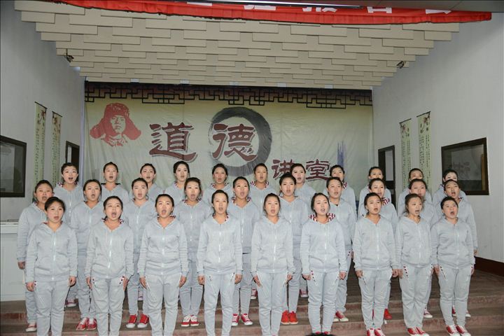 学前11级音乐班演唱《走向复兴》